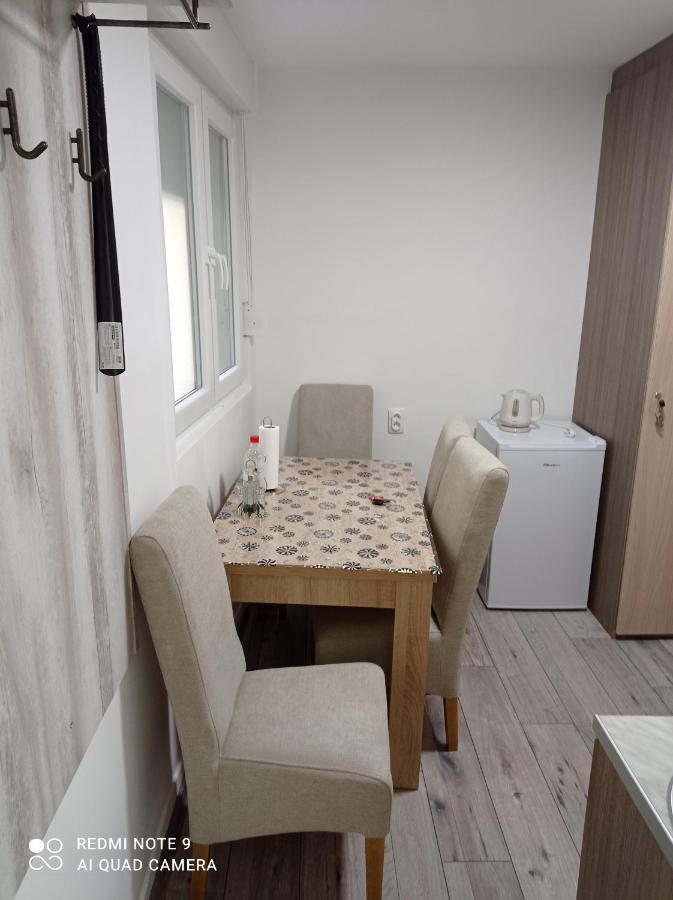 7 Days Premium Apartment 2 Subotica Bagian luar foto