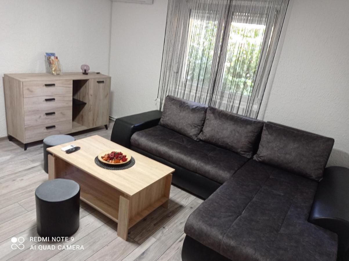 7 Days Premium Apartment 2 Subotica Bagian luar foto